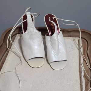 NWOB Stefani Couture, 4" Heel, All Leather sz 9